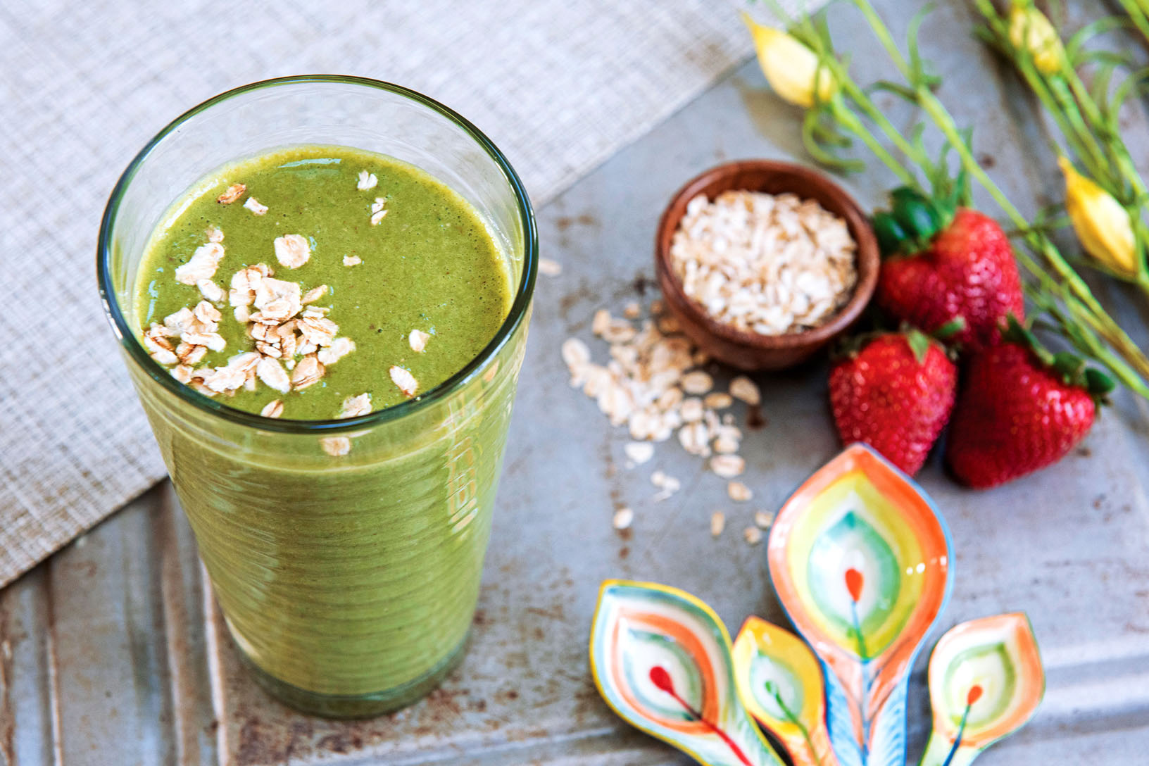 Strawberry Banana Oatmeal Smoothie - Recipe - nutribullet