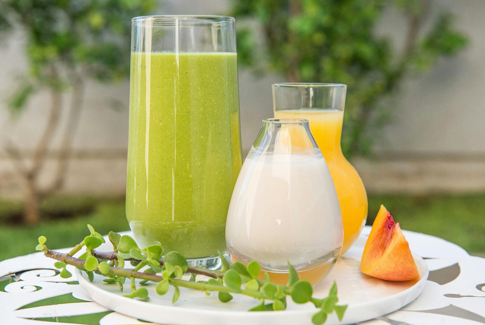 Vegan Peach Oat Smoothie