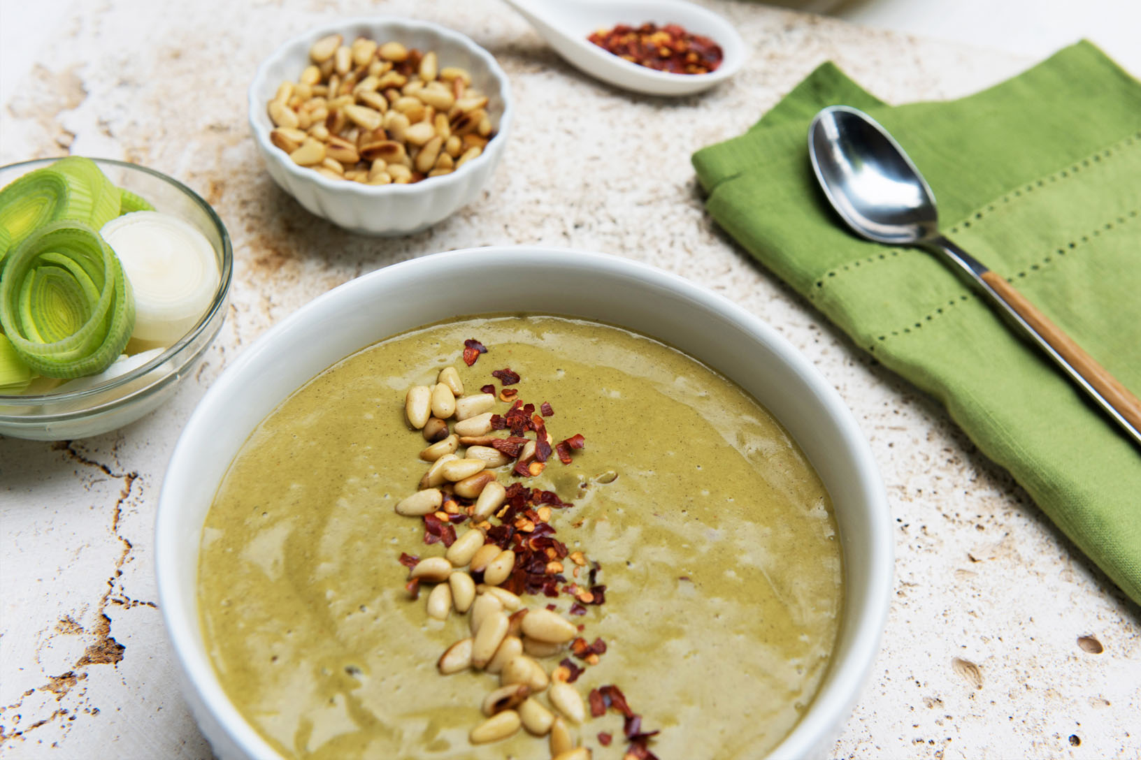 Creamy Roasted Leek and Zucchini Soup - Recipe - nutribullet