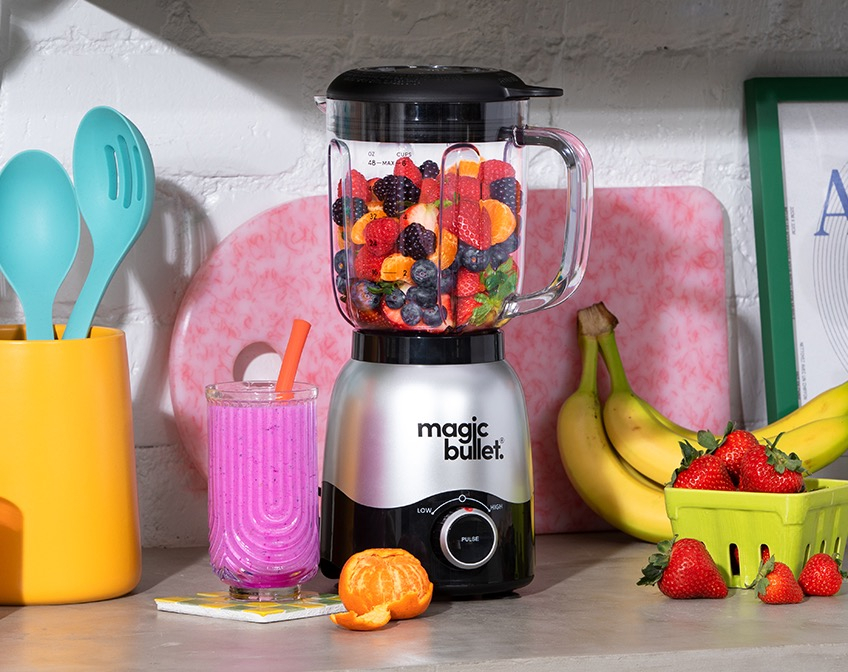magic bullet Full-Sized Blender filled with smoothie