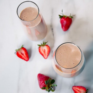 Strawberry Love Shake, Let's make a strawberry love shake using the  nutribullet PRO in Soft Pink! 💖🍓, By nutribullet